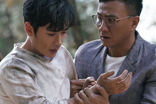 《重启之极海听雷》吴二白的身份是什么?他是由谁扮演的?