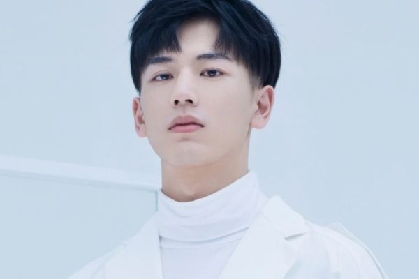 《我和我的时光少年》江皓月被放鸽子?江皓月和施澈小卖部决斗?