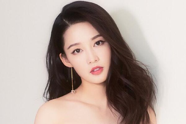 《海上繁花》李沁扮演娱乐记者杜晓苏?演员李沁在剧中表现如何?