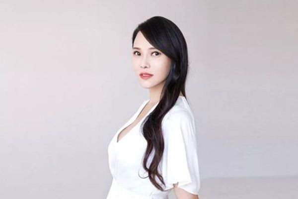 《乘风破浪的姐姐》张雨绮伊能静小作文?虽然是节目但却暖心?