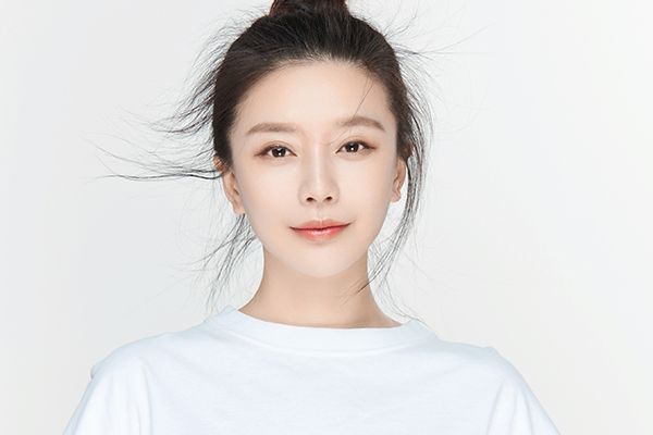 《清风朗月花正开》吴恙扮演房产大亨千金?演员吴恙的个人资料?