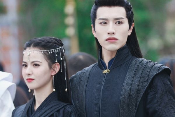 罗正新剧《春来枕星河》搭档黄日莹出演?一身黑衣造型CP感十足?