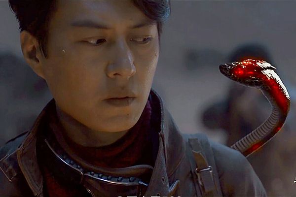 《鬼吹灯之精绝古城》中的黑蛇是真的吗?剧中的尸香魔芋是真的吗?
